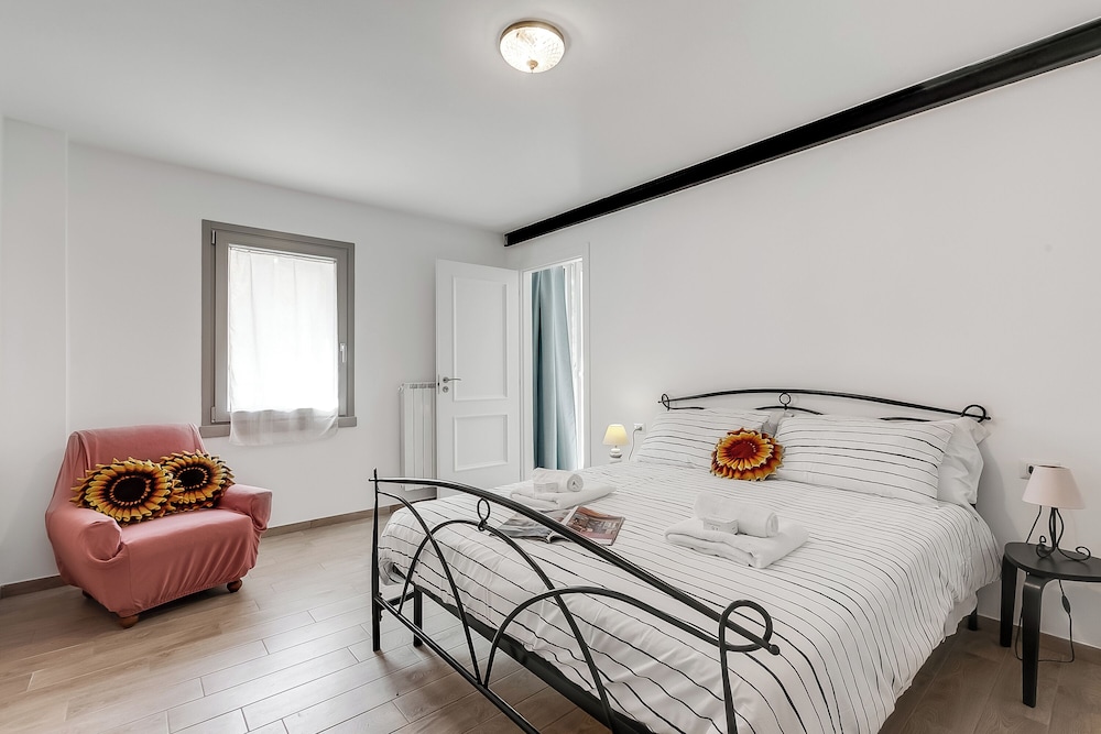 Standard Apartment, Multiple Bedrooms, 2 Bathrooms, Mountainside (Iris Apartment)
