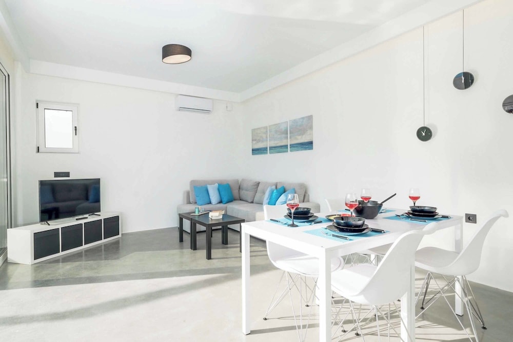 Villa (2 Bedrooms) photo 2