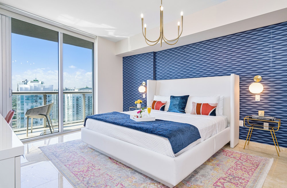 Boutique Apart, 1 King & Sofa Bed, Sauna, River/City Views, Balcony4206