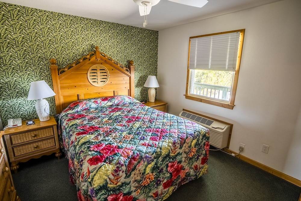 Standard Suite, 1 Bedroom, Non Smoking (301 or 302, Private Deck, Harborfront) photo 2