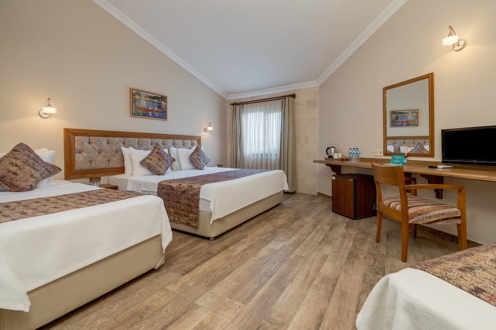 Standard Triple Room, Garden View