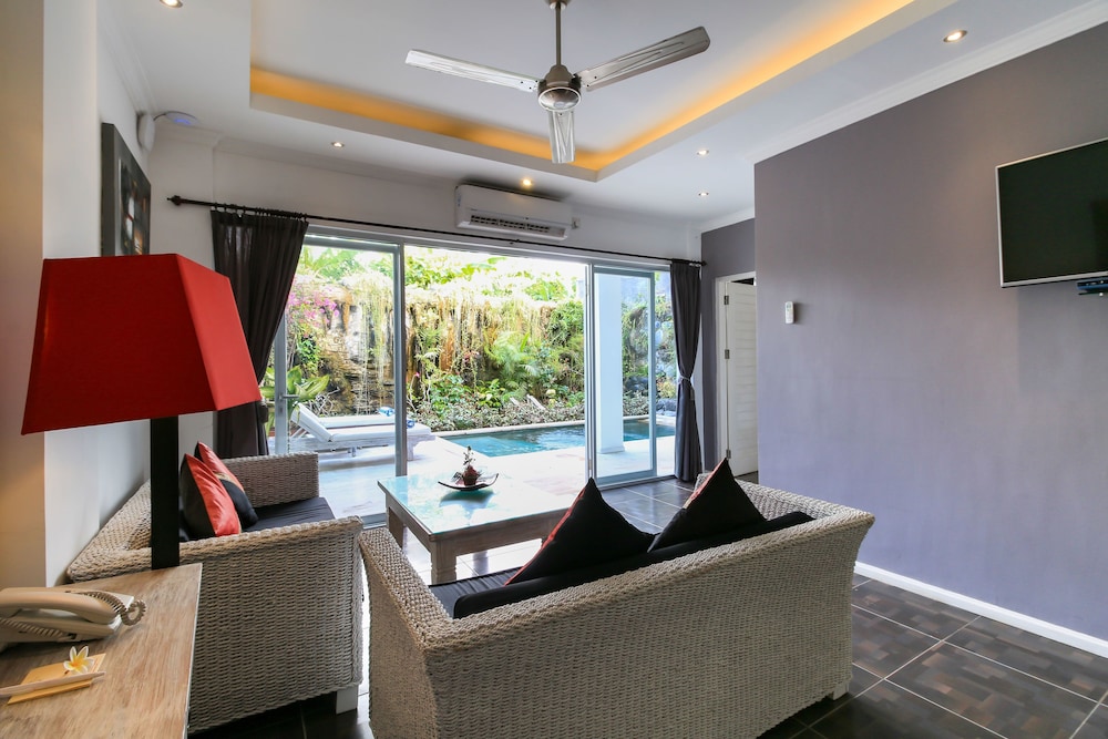 Three Bedroom Executive Private Pool Villa - Photo 14