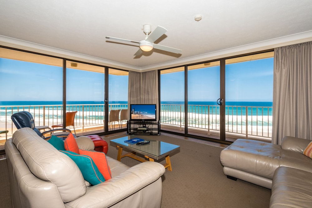 Apartment, 2 Bedrooms, Beachfront - Photo 12