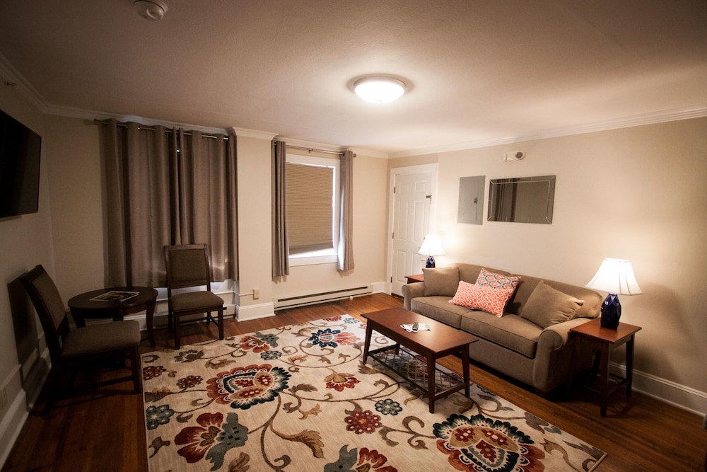 Apartment, 1 Queen Bed with Sofa bed, Kitchenette (205) photo 2