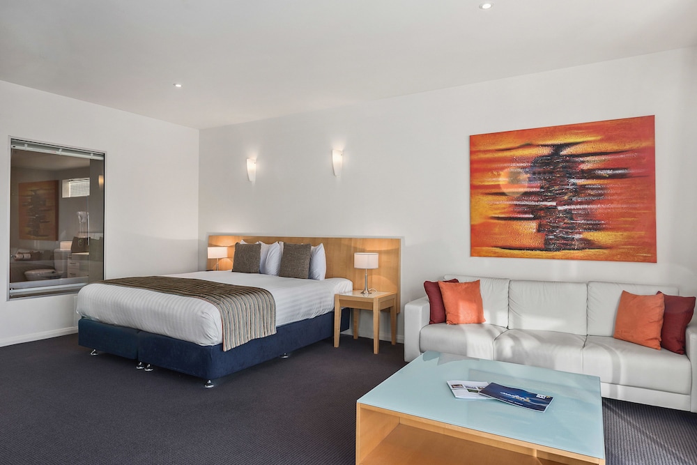 Deluxe Hotel Room photo 3