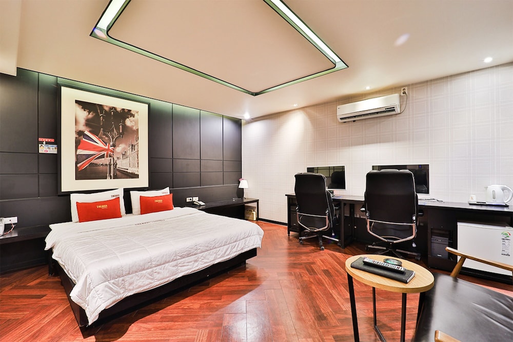 Royal Room