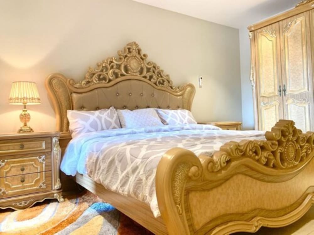 Romantic Apartment, 2 Bedrooms, Balcony, Park View (F12-Top Floor)