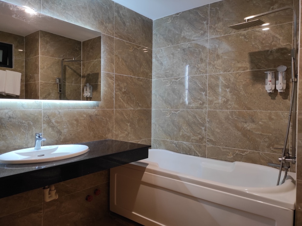 Deluxe Quadruple Room, Mountain View - Photo 8