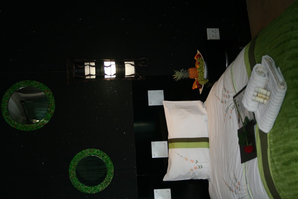 Deluxe Double or Twin Room, 1 King Bed photo 2