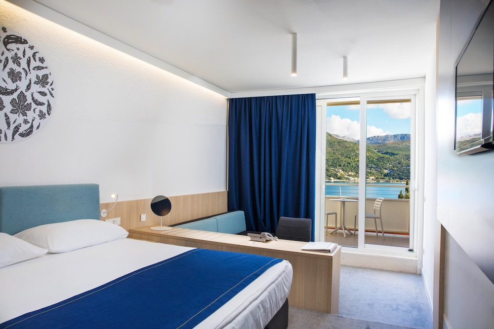 Superior Double or Twin Room, Sea View