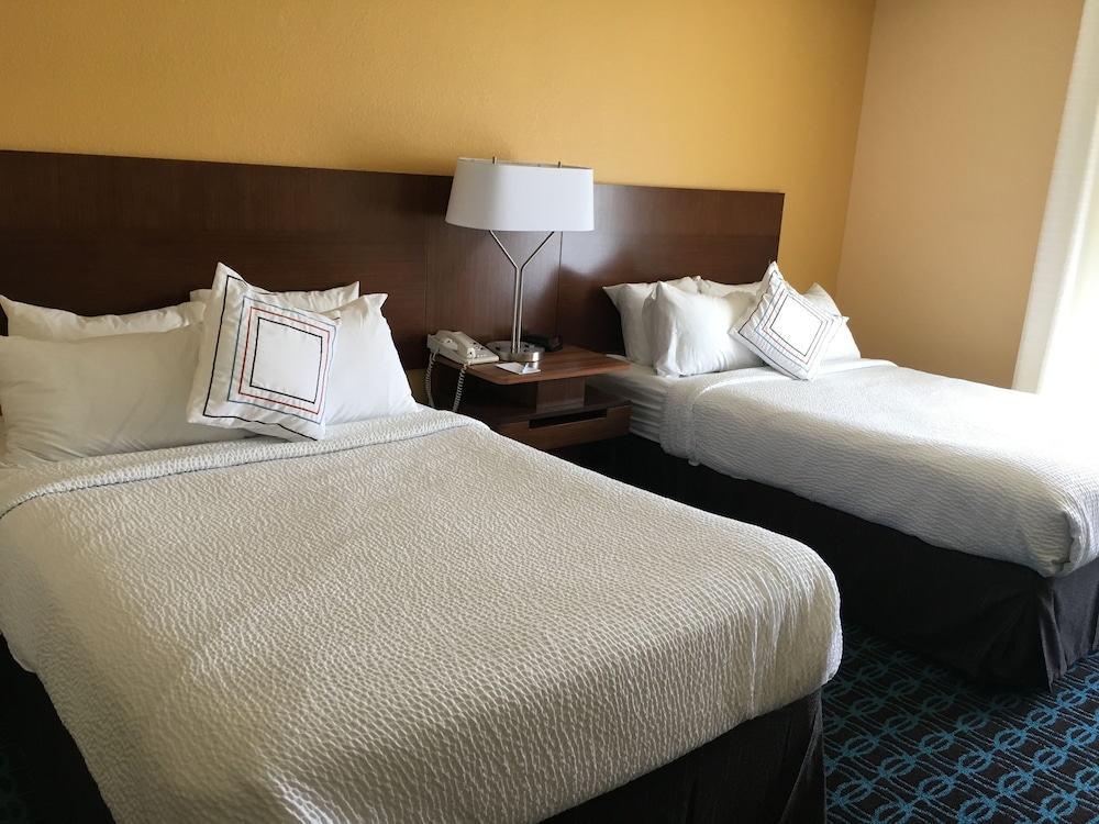 Room, 2 Queen Beds - Photo 6