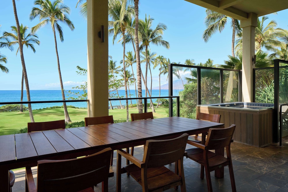 2 Bedroom Villa, Oceanfront (1 King, 2 Double Beds)