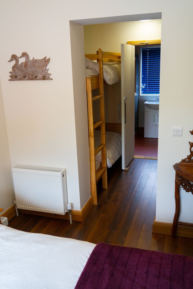 3 Bed Family Room Ensuite photo 1