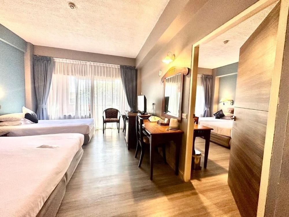 Deluxe Family Connecting Room - Photo 2