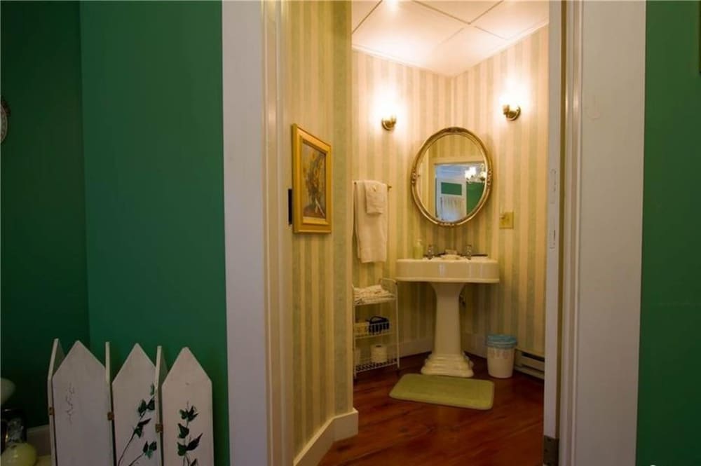 Romantic Room, Ensuite, Mountain View (Juliette) photo 3