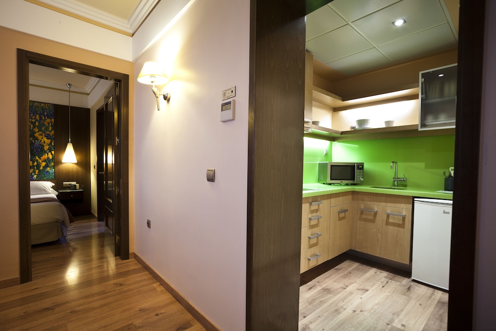 Superior Suite - Photo 4