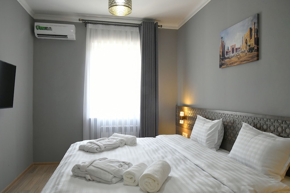Deluxe Double Room - Photo 11