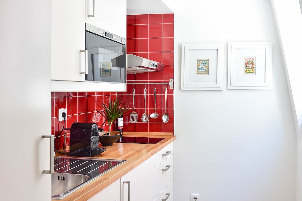 Deluxe Suite - Photo 10