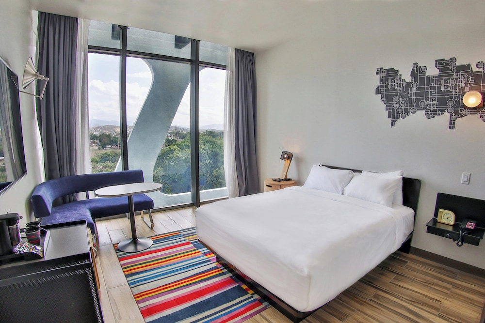 aloft, Room, 1 Queen Bed - Photo 1