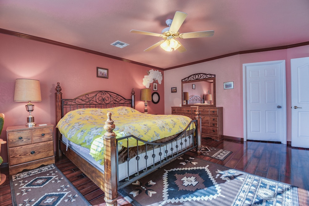 House (2 Bedrooms) photo 2