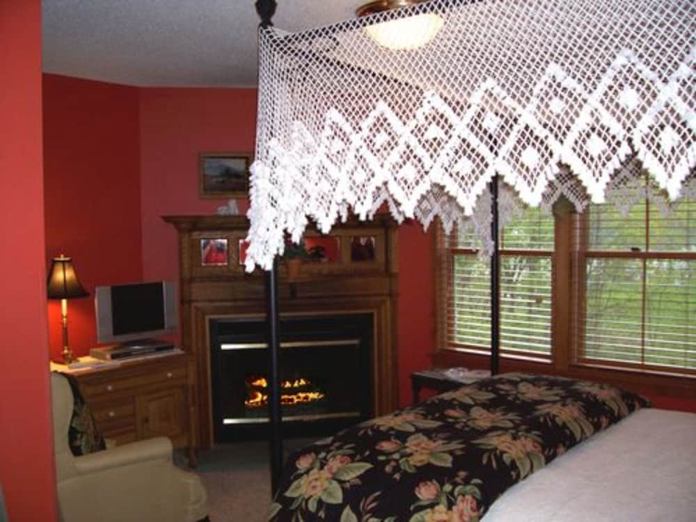Room, Private Bathroom (Franconia Falls) (Only Kids Ages 12+ and only service animals Allowed) photo 3