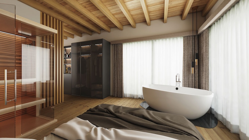 Luxury Suite - Photo 1