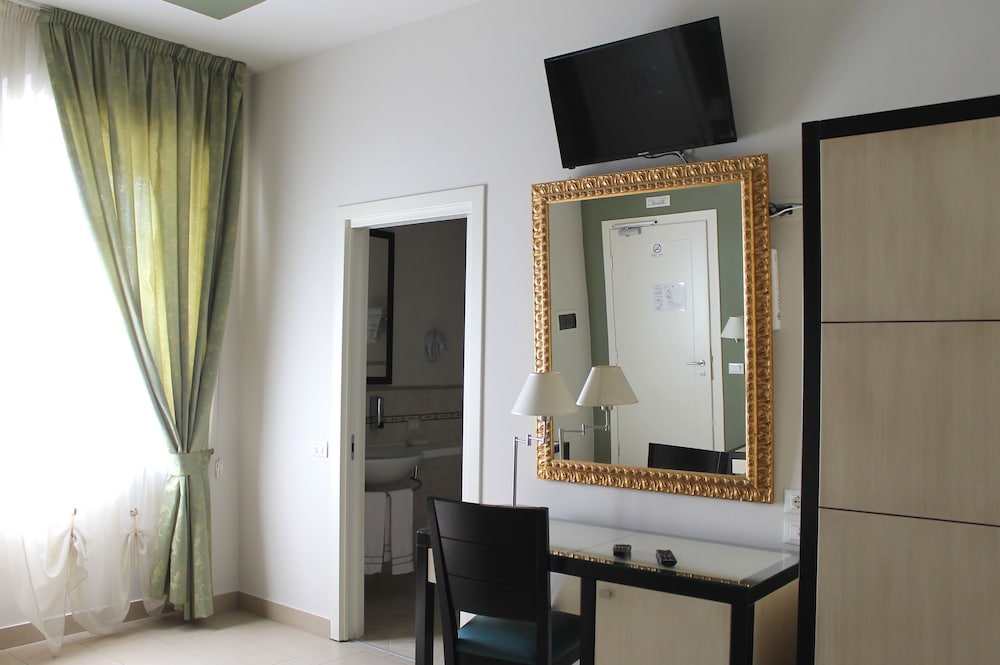 Classic Double Room - Photo 3