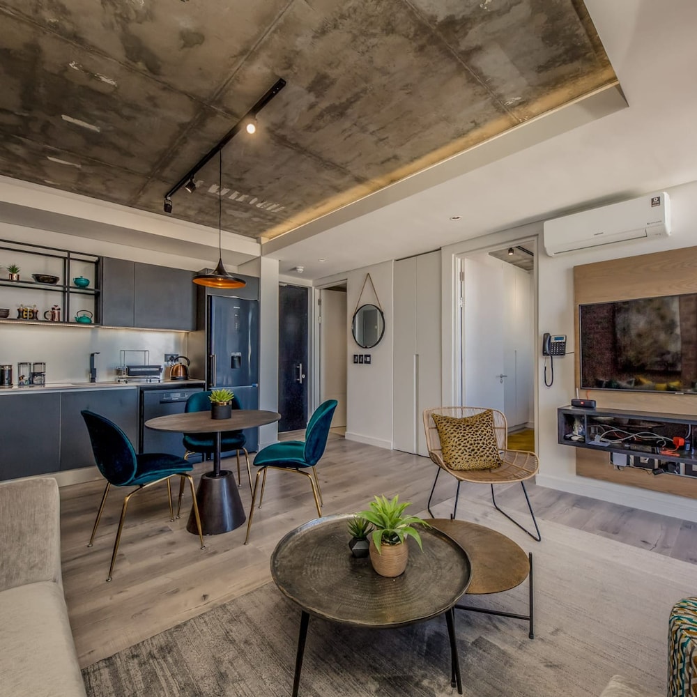 Deluxe Double Room, 1 King Bed, Sea View, Mountainside