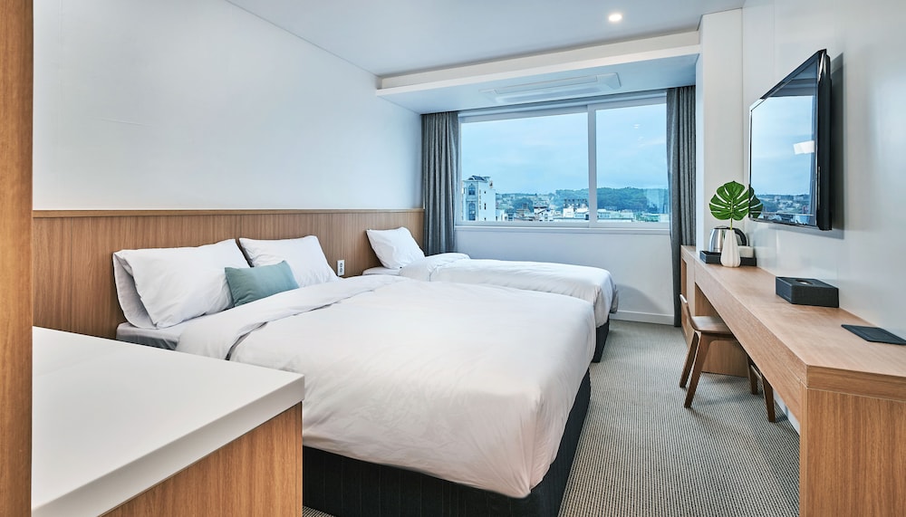 Standard Twin Room - Photo 1