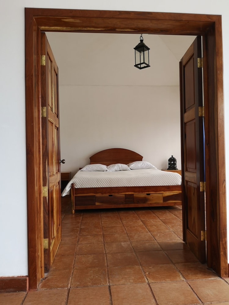 Double Room, 1 Queen Bed