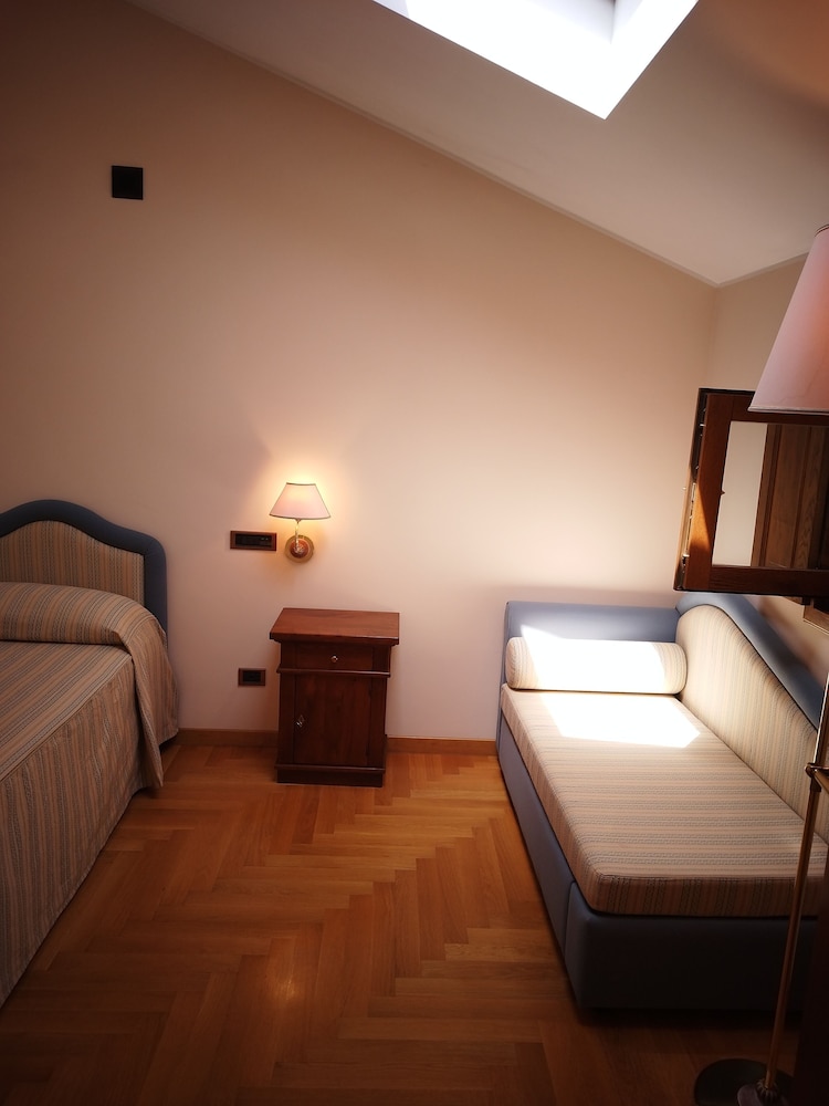Family Triple Room photo 3