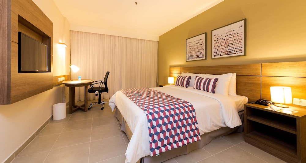 Standard Room, 1 Queen Bed
