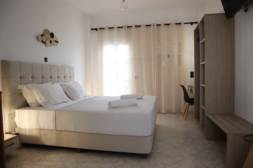 Superior Twin Room, Partial Sea View