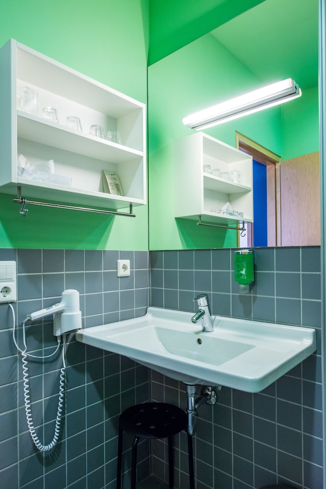 Standard Triple Room, 2 Bedrooms photo 2