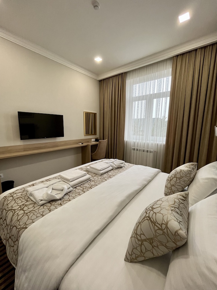 Deluxe Double Room - Photo 1