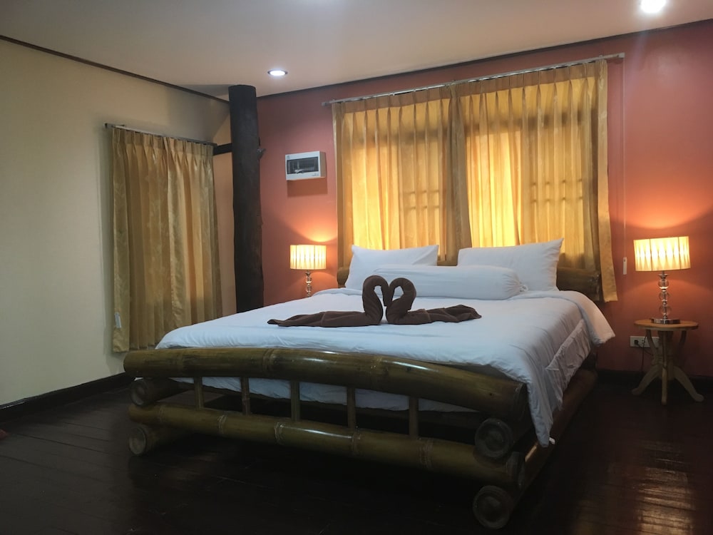 Premier Double Room, 1 King Bed, Non Smoking, Garden View photo 3