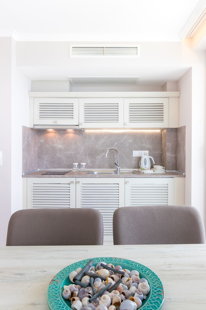 Suite, Sea View photo 2