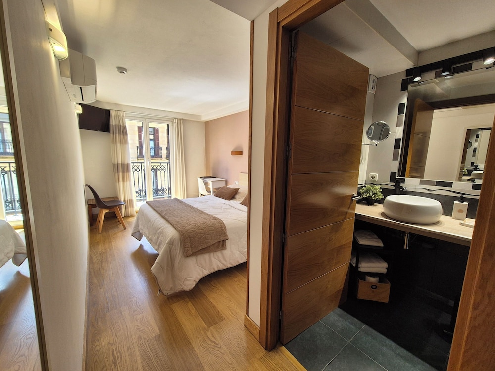 Superior Double Room, Balcony, City View