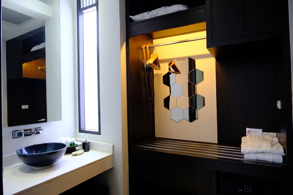 Premium Double Room - Photo 6