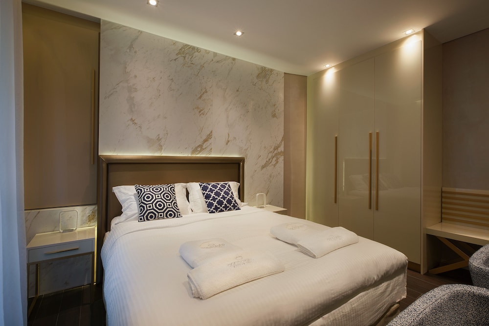 Superior Suite with Old Town View and Balcony