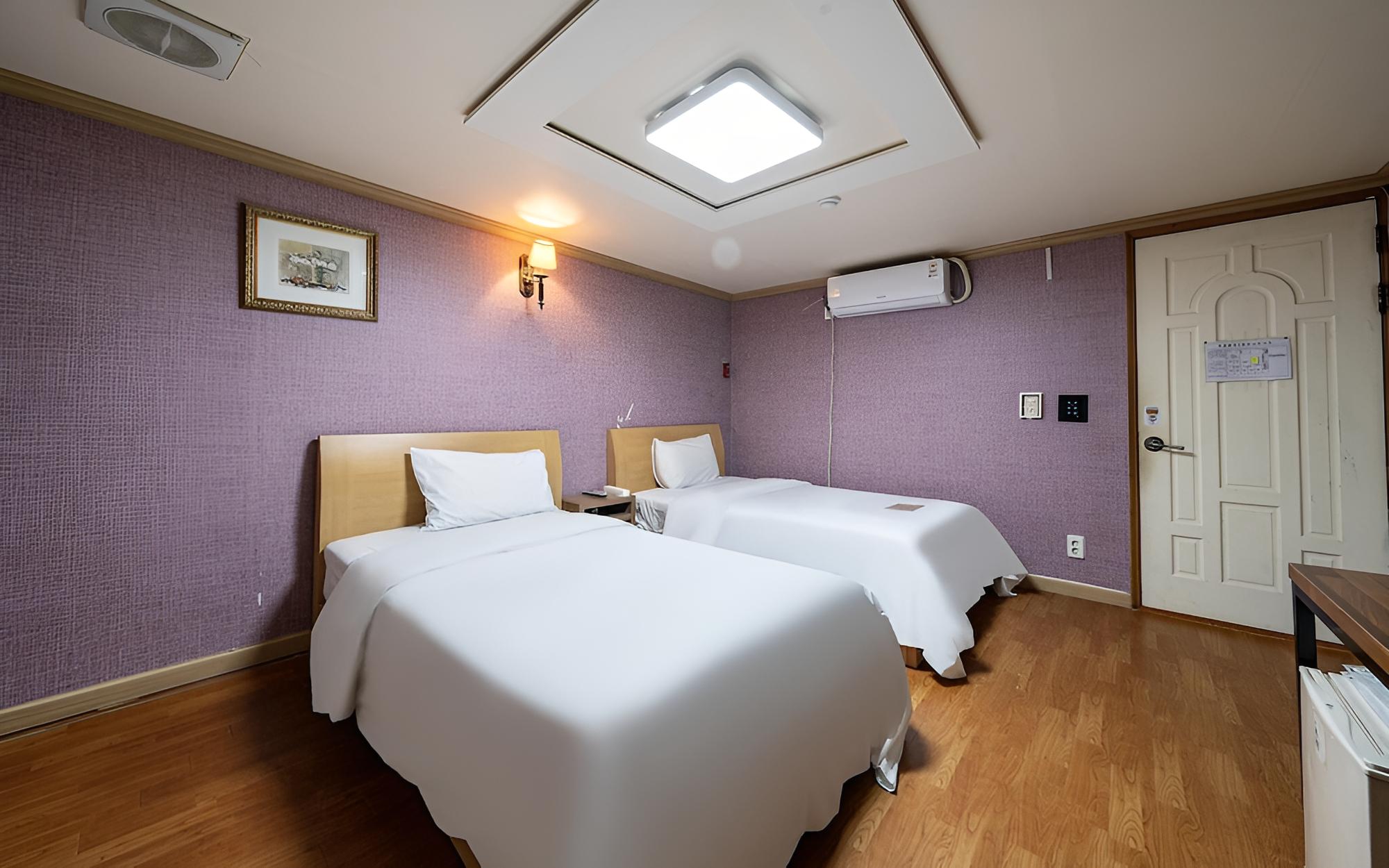 Room (Twin (5-star hotel bedding Samsung Bl) photo 3