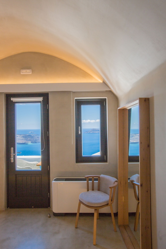 1 Sunset Suite with Sea View - Photo 4