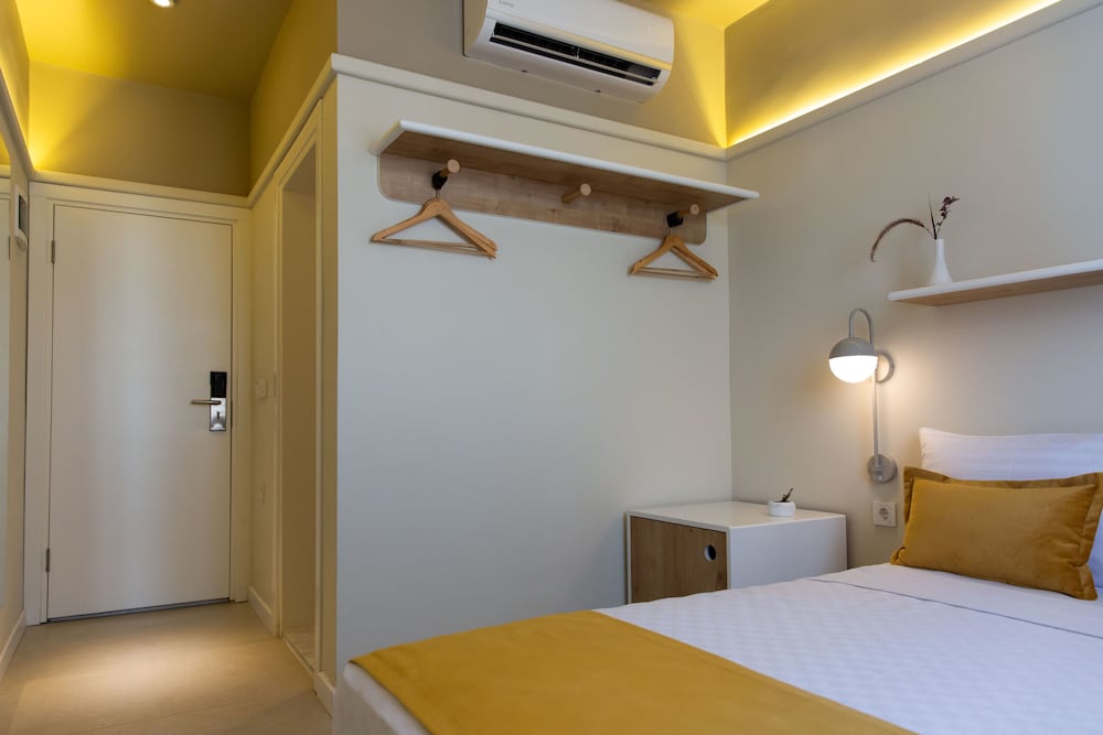 Standard Double Room - Photo 10