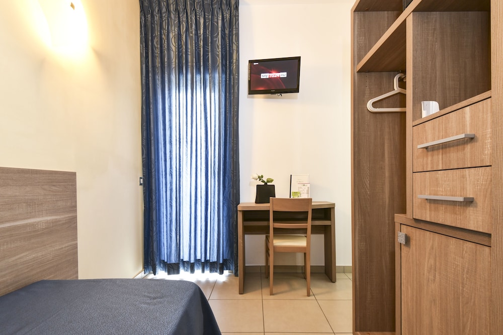 Single Room photo 3