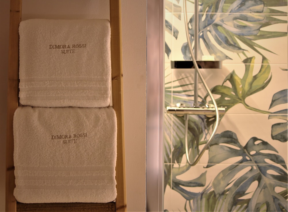 Luxury Suite, 1 Bedroom, Jetted Tub photo 3