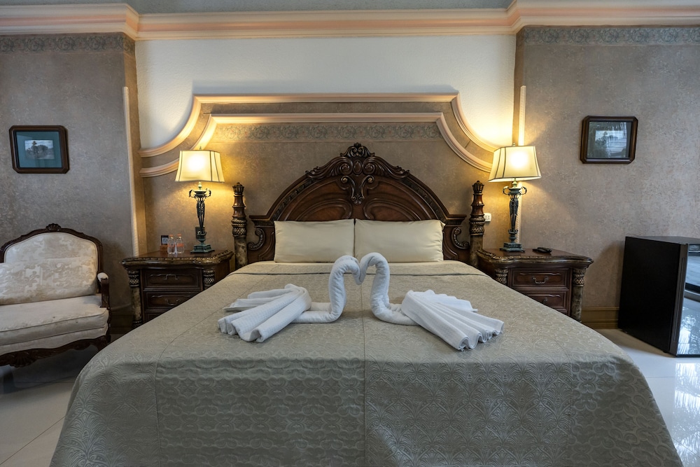 Presidential Room, 1 King Bed, Accessible photo 1