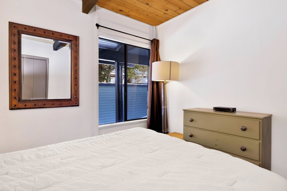 Condo, Multiple Beds, Patio, Mountain View (2125) photo 2