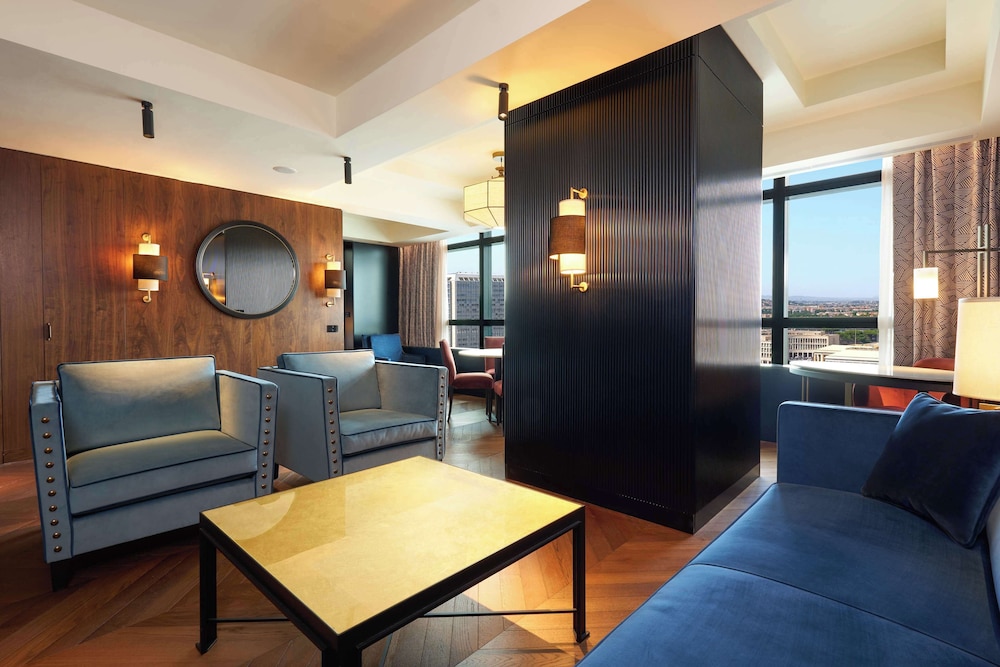 Suite, 1 Bedroom thumbnail 5