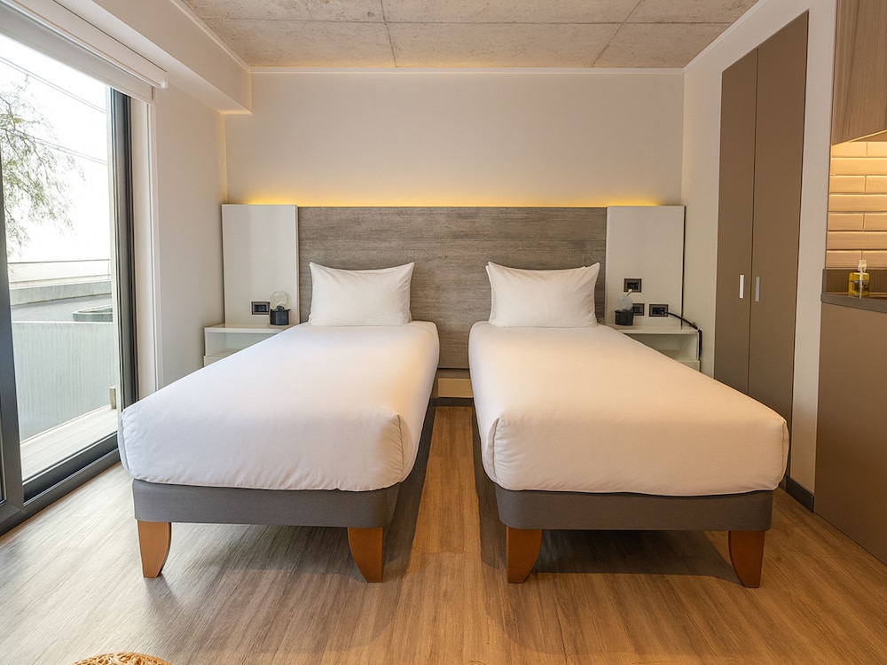 Standard Studio, 2 Twin Beds - Photo 2