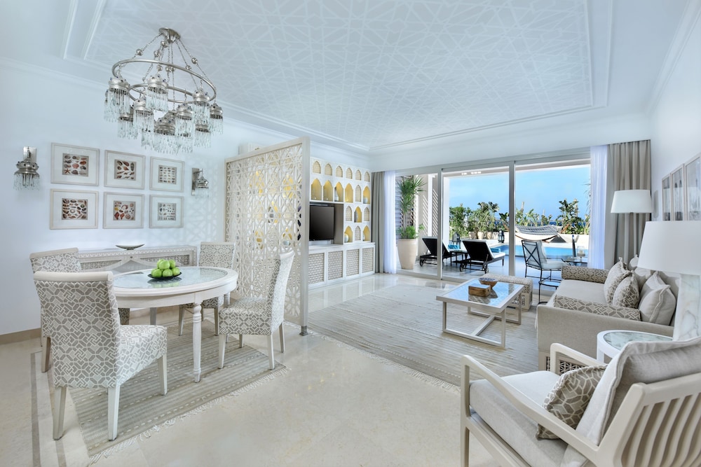 Royal Suite, 1 Queen Bed (Private Pool) - Photo 1